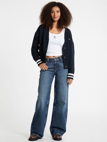 GUESS Strickjacke in Blau