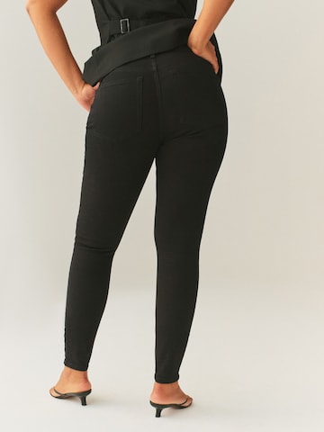 Skinny Jeans de la Next pe negru