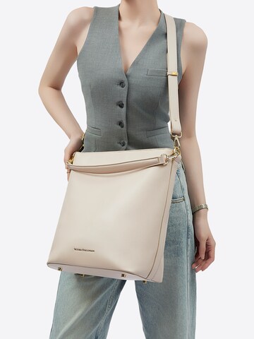 Victoria Hyde Schoudertas 'Kloey' in Beige: voorkant