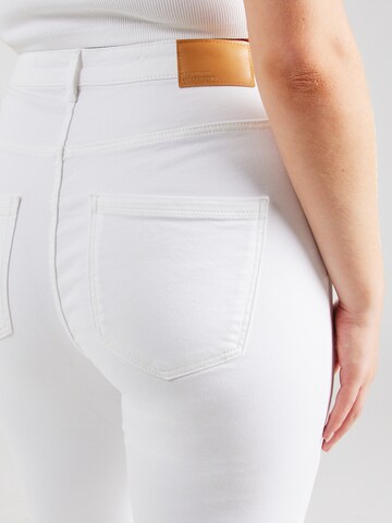 Vero Moda Curve Skinny Jeans 'Phia' in Weiß