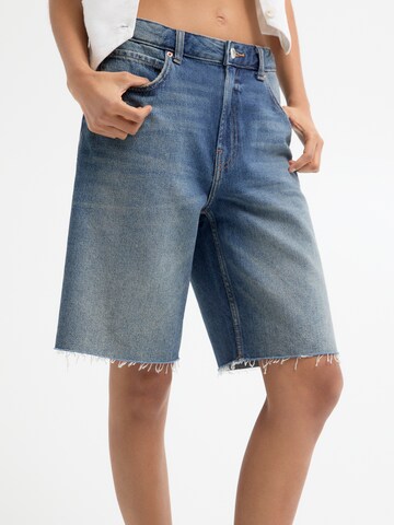 Pull&Bear Loosefit Shorts in Blau