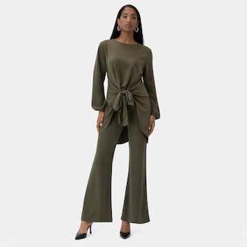 Effilé Pantalons de tailleur Elara en vert : devant