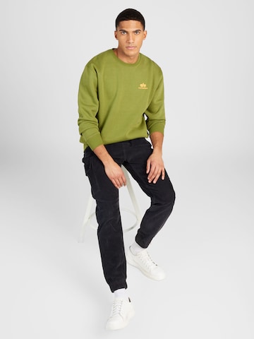 ALPHA INDUSTRIES Sweatshirt in Groen