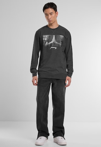 MT Men Sweatshirt 'Pray' in Grau