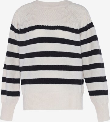 Pullover di faina in bianco