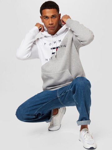 Tommy Jeans Sweatshirt i vit