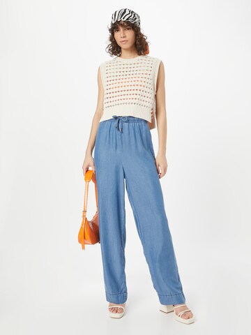 ABOUT YOU Loose fit Trousers 'Jocelyn' in Blue