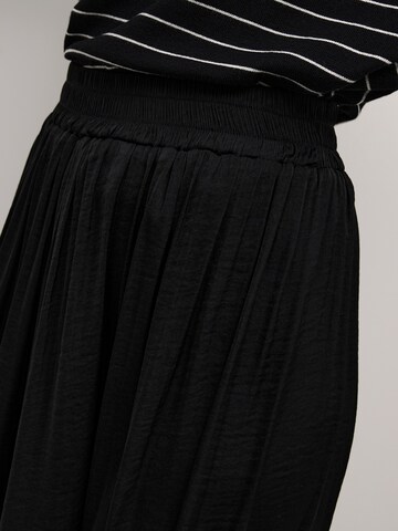 KaffeWide Leg/ Široke nogavice Hlače 'Allie' - crna boja