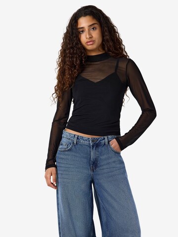 Tricou 'NMPERCY' de la Noisy may pe negru: față