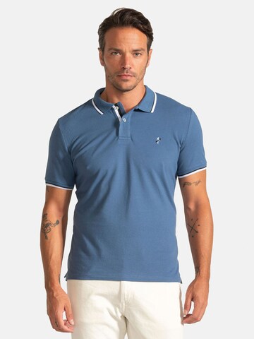 Jacey Quinn - Camisa em azul: frente