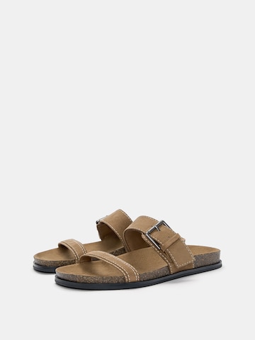 Saboți de la Pull&Bear pe maro