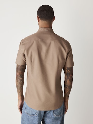 Coupe slim Chemise Next en gris