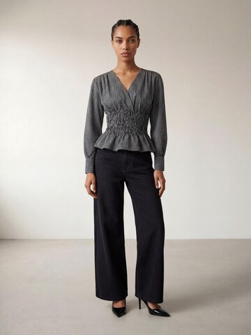 ARMIE Blouse 'The Carla Long Sleeve Top' in Black