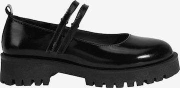 Desa Classic Flats 'Slip-Ons' in Black: front