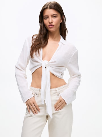 Chemisier Pull&Bear en blanc : devant