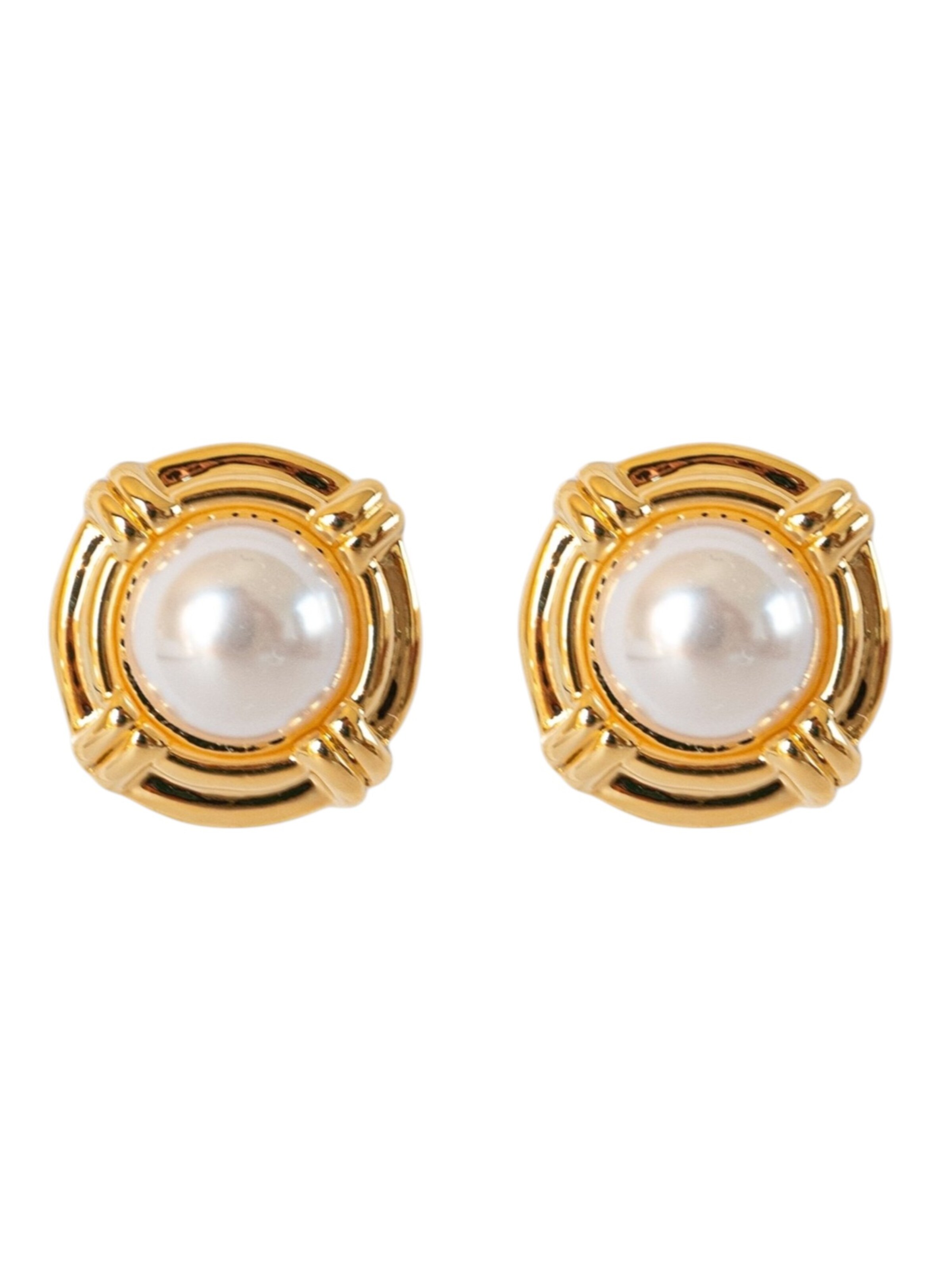 RteRme Earrings in Gold: front
