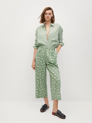 MANGO Široke hlačnice Hlače z naborki | zelena barva