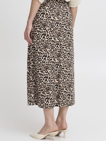 Gonna 'BYMfalakka' di b.young in beige