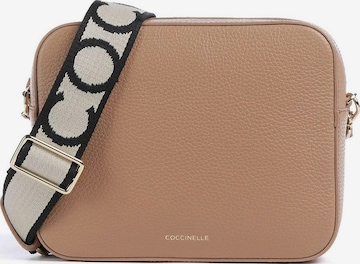 Coccinelle Umhängetasche 'Tebe Mini Bag Grained Leather' in Beige: Vorderseite