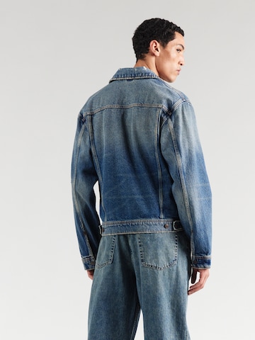 Abercrombie & Fitch Демисезонная куртка в Синий