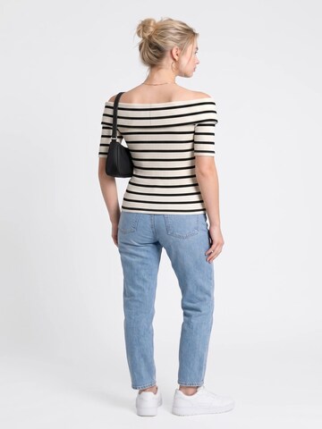 Alexa Dash Pullover in Beige