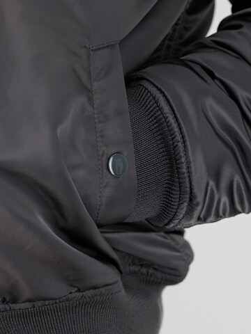 Giacca di mezza stagione 'MA-1' di ALPHA INDUSTRIES in grigio