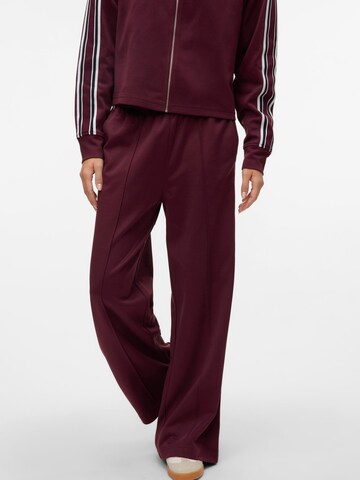 VERO MODA Loose fit Trousers in Red