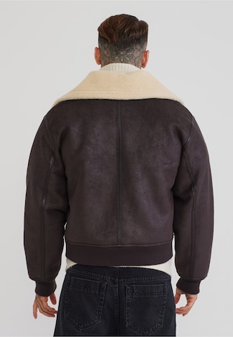 Giacca invernale di SikSilk in marrone