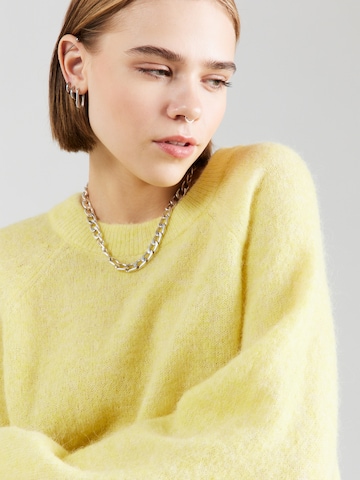 NÜMPH - Pullover 'RIETTE' em amarelo