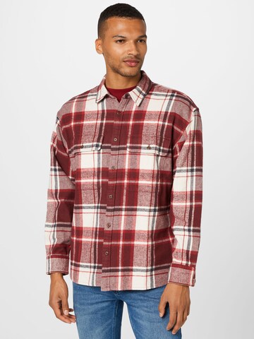 Abercrombie & Fitch - Regular Fit Camisa em vermelho: frente