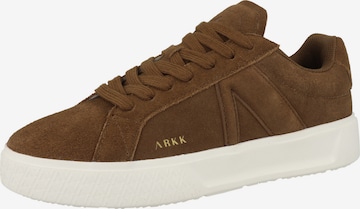Sneaker bassa 'Essence' di ARKK Copenhagen in marrone: frontale