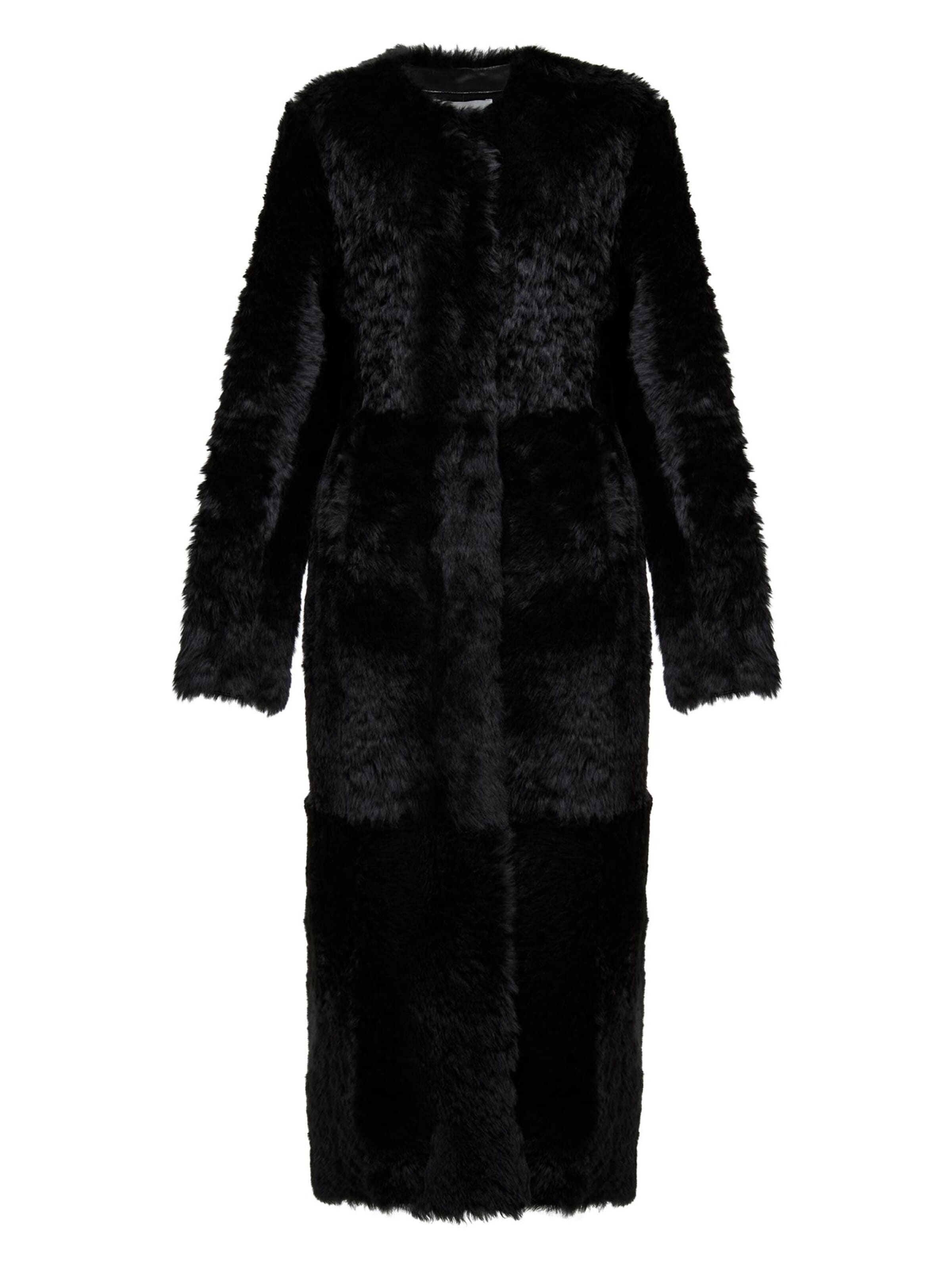 V S P Winter Coat 'Inesse' in Black: front