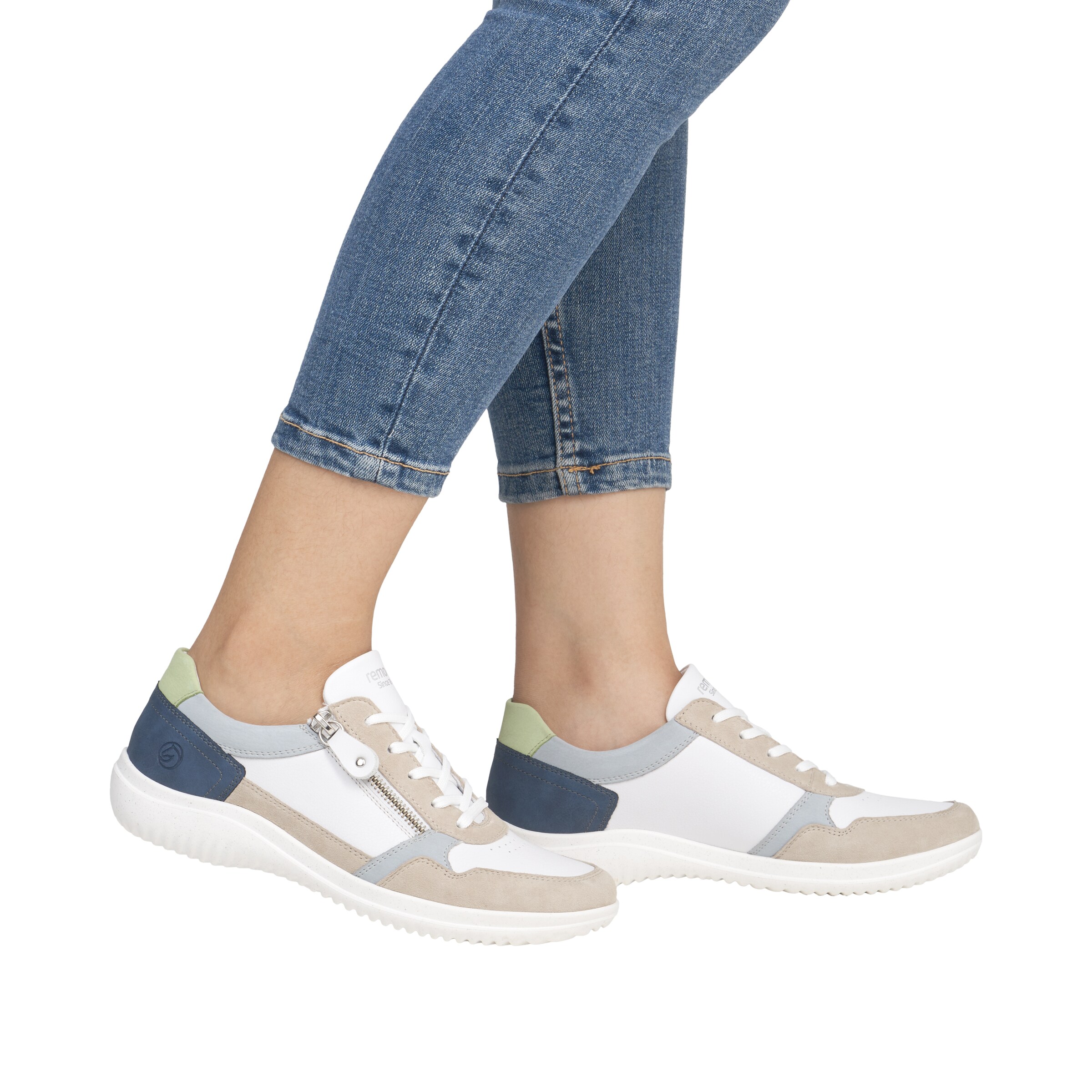 Chaussure à lacets 'D1E06' REMONTE en blanc : devant