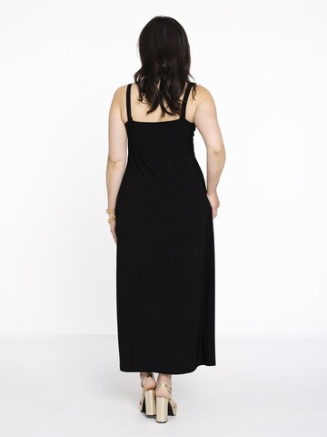 Yoek Dress in Black