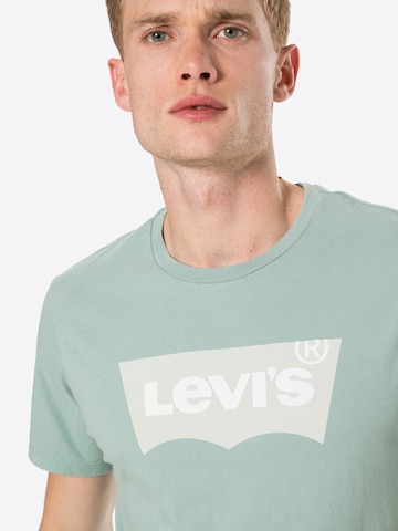 LEVI'S ® Regular Тениска 'Housemark Graphic Tee' в зелено