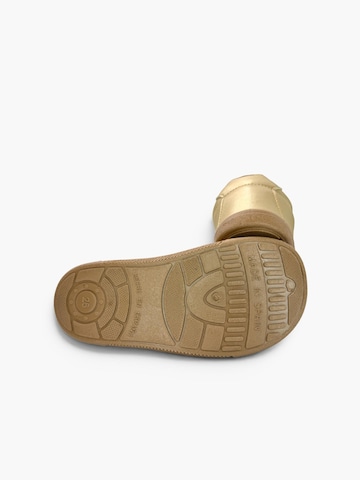 Sneaker di Pisamonas in oro