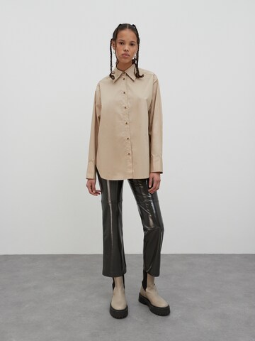 EDITED Bluse 'Gavin' (GOTS) in Beige