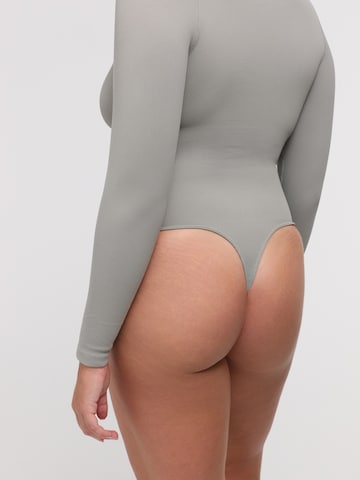 cfab Body 'Ribbed Longsleeve V-Neck Sculpting Lace Bodysuit with String' in Grijs