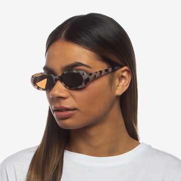 LE SPECS Okulary przeciwsłoneczne 'Outta Love' w kolorze brązowy: przód