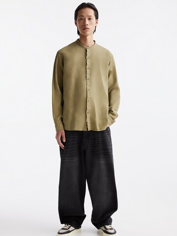 Pull&Bear Comfort Fit Skjorte i grøn