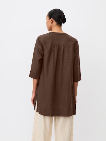 Robe Masai en marron