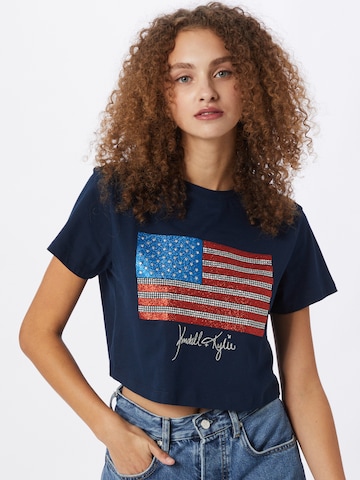 Tricou de la KENDALL + KYLIE pe albastru: față