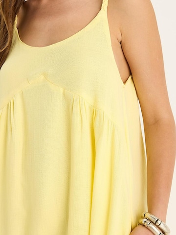 Robe Bianco Lucci en jaune