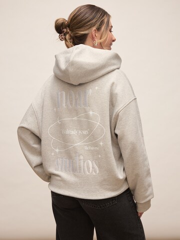 noar studios - Sudadera en gris