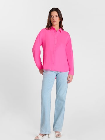 Le Temps Des Cerises Blouse in Pink