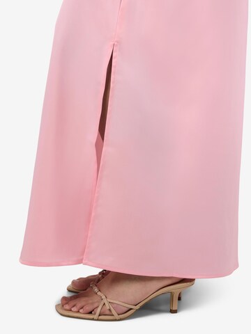 Noisy may Jurk in Roze