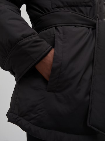 EDITED Between-Season Jacket 'Reign' in Black