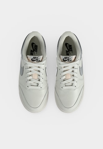 Jordan Sneaker 'Air Skyline' in Weiß