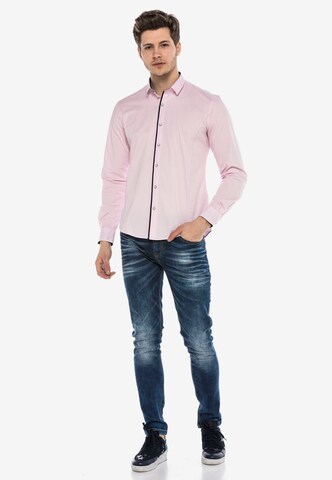 CIPO & BAXX Regular Fit Hemd MARCO mit Kontrast-Saum und Knopfleiste in Pink