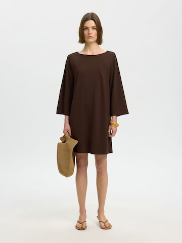 SELECTED - Vestido en marrón